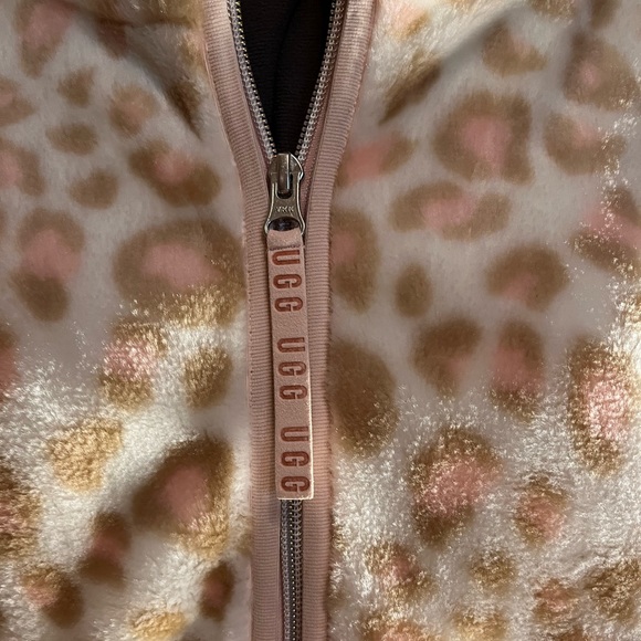 🔥UGG NWT Eloquent Snow Leopard Jacket. SizeXL. Brand New Stock Out MSRP$168 - Picture 4 of 4